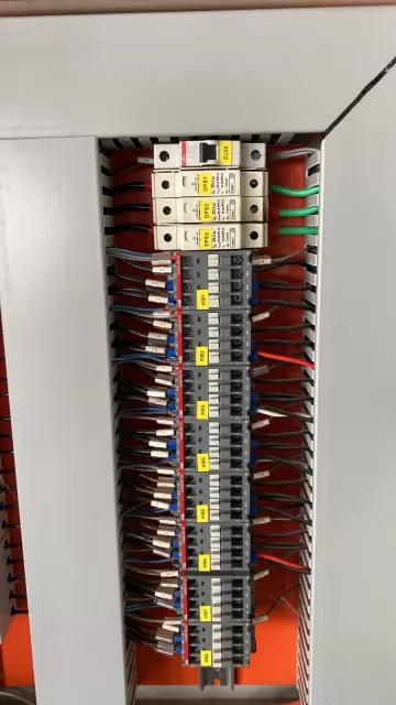 Foto complementar do serviço Montagem de Quadros eletricos